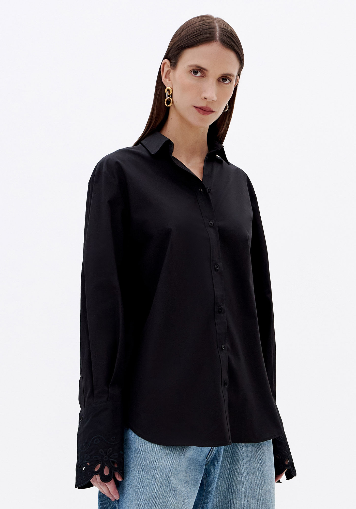 Camisa Alongada Punho Com Bordado Em Tricoline - Preto