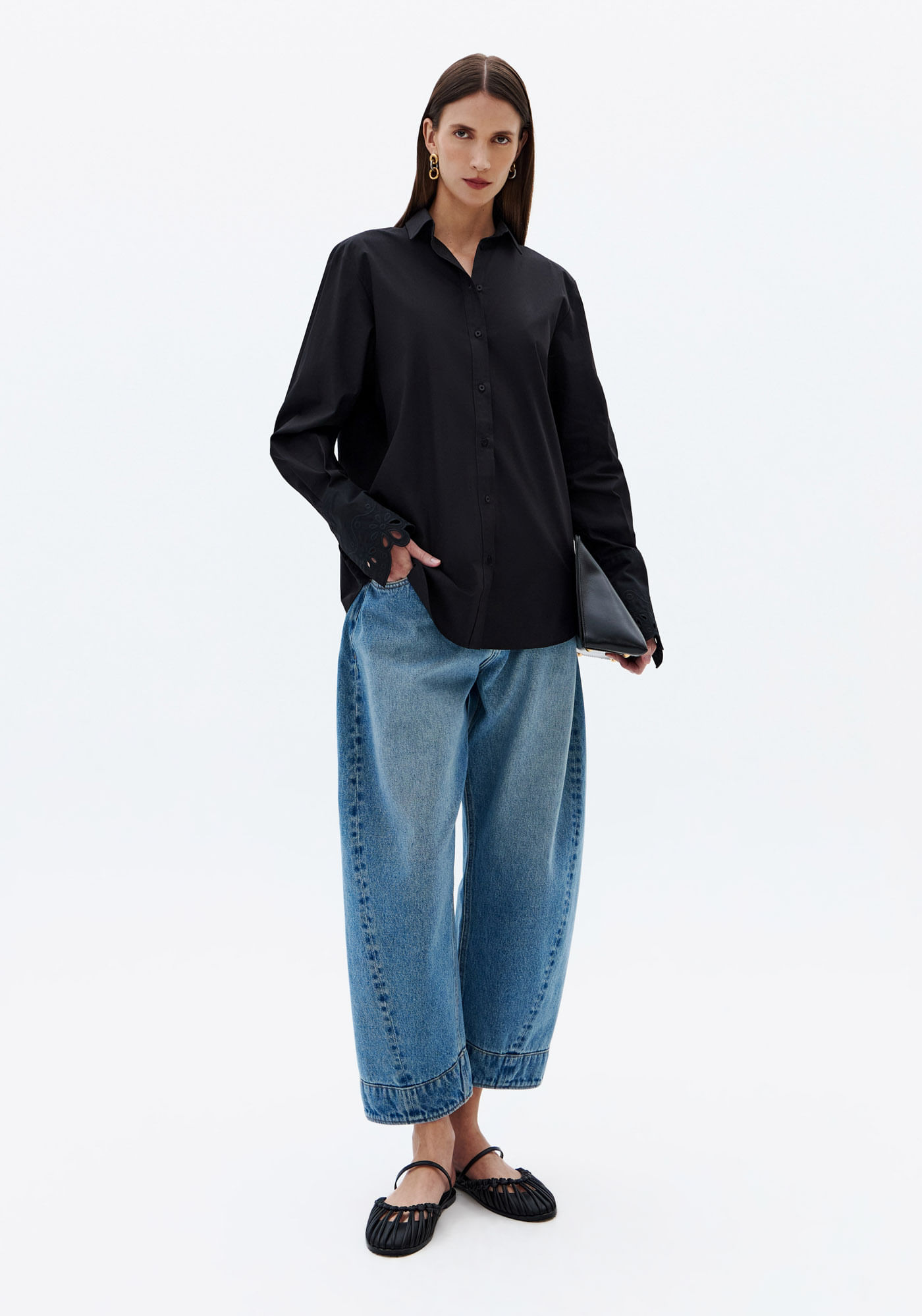 Camisa Alongada Punho Com Bordado Em Tricoline - Preto