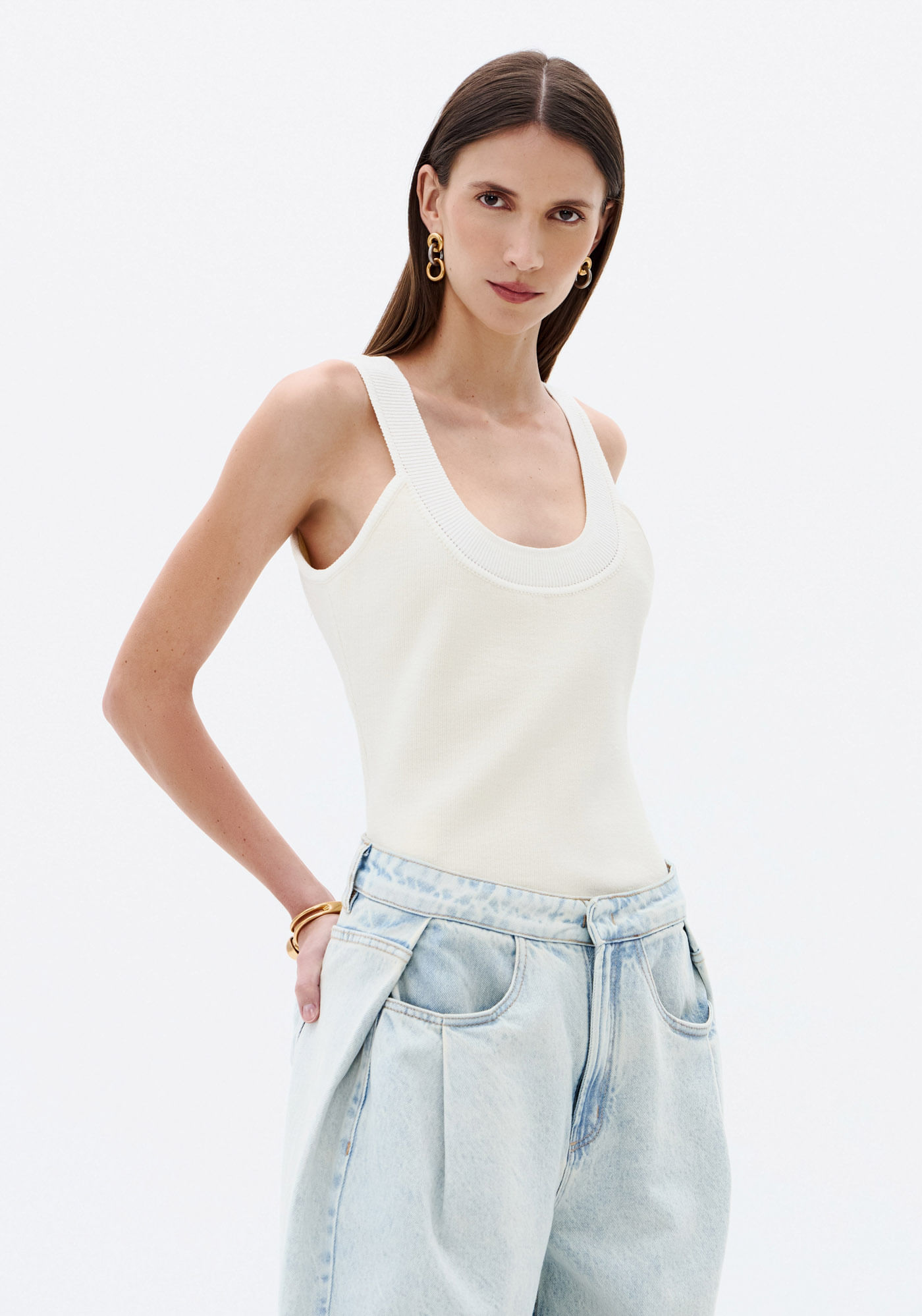 BLUSA TRICÔ DECOTE U