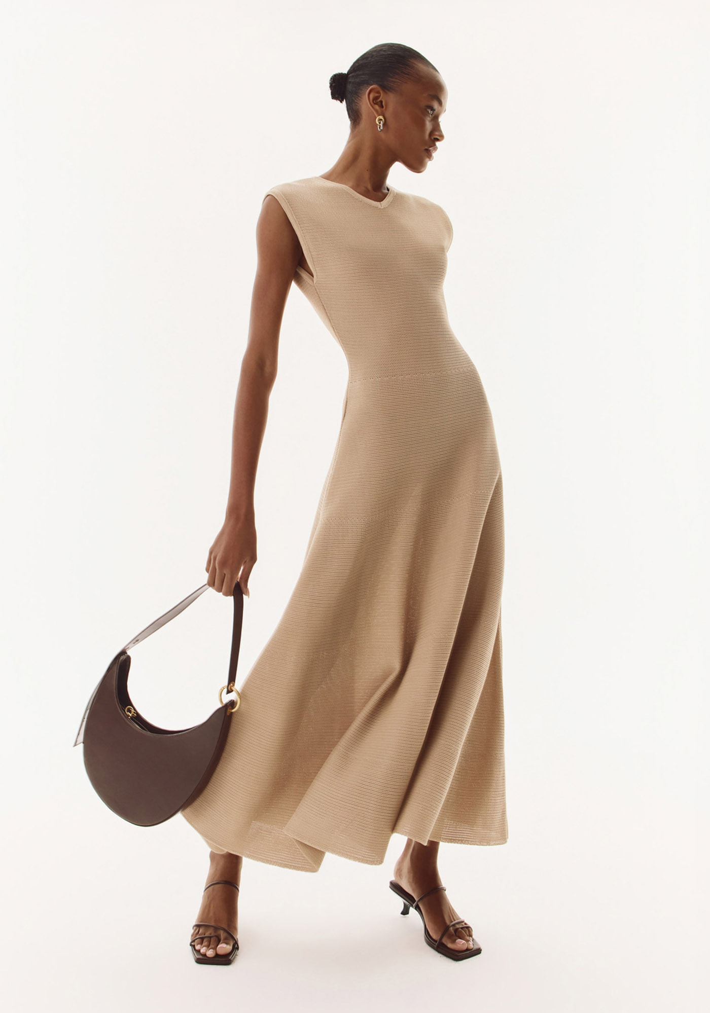 Vestido Tricô Super Midi Sem Manga