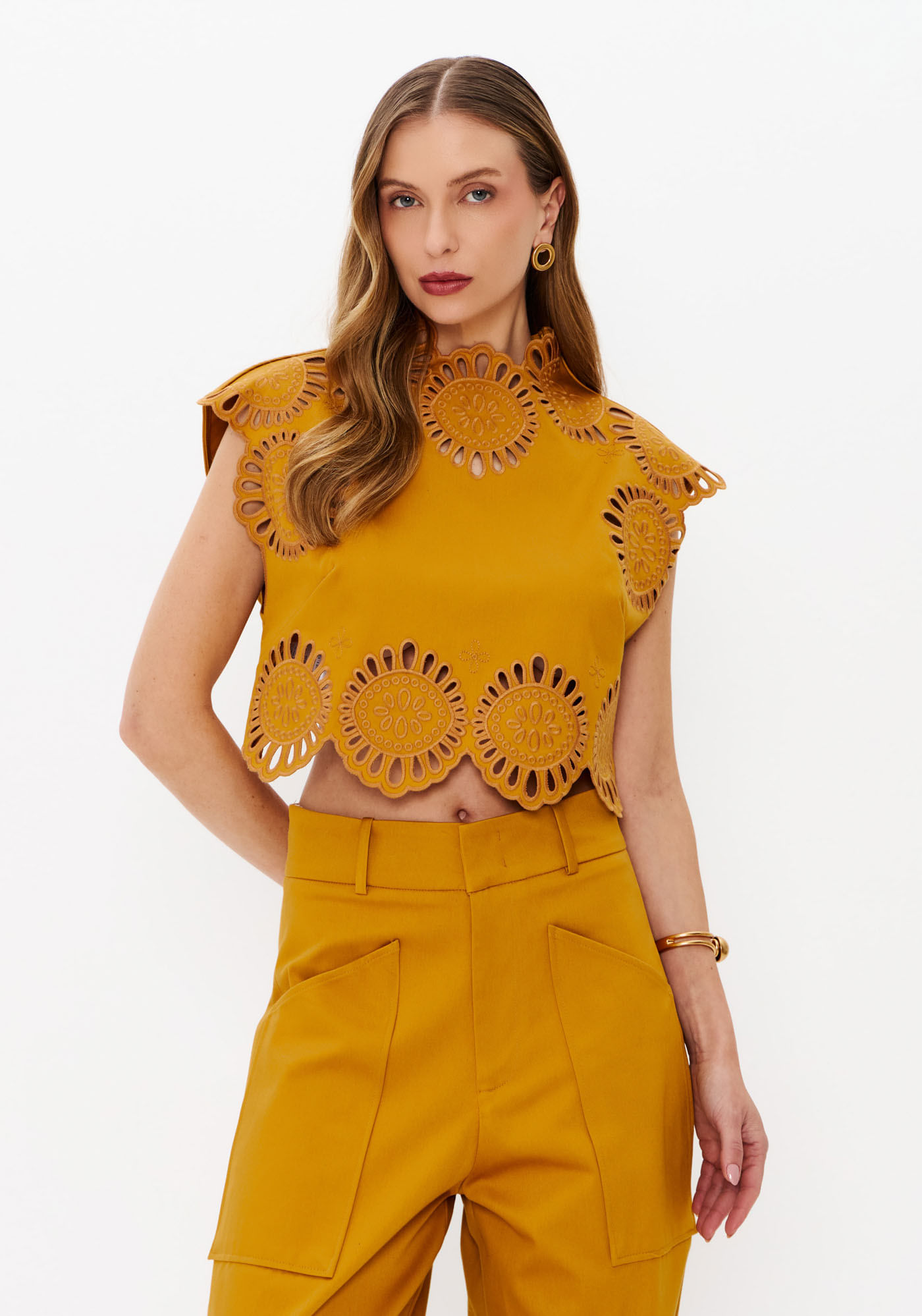 Blusa Cropped Sem Manga Bordada - Amarelo